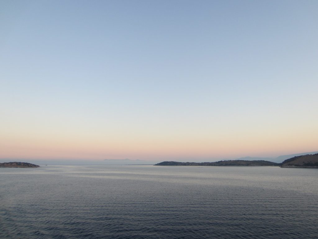 inizio di un nuovo giorno Mar Mediterraneo