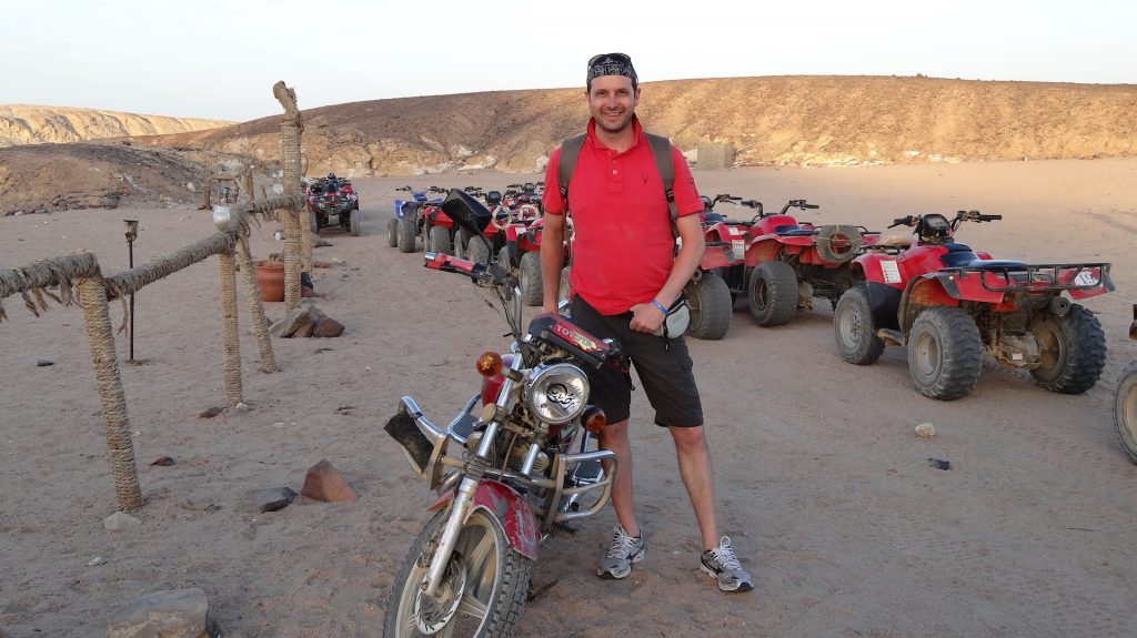 ivan A&V sul deserto egiziano