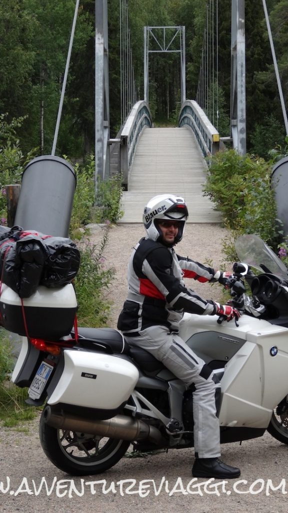 Ivan e il ponte tibetano in finlandia