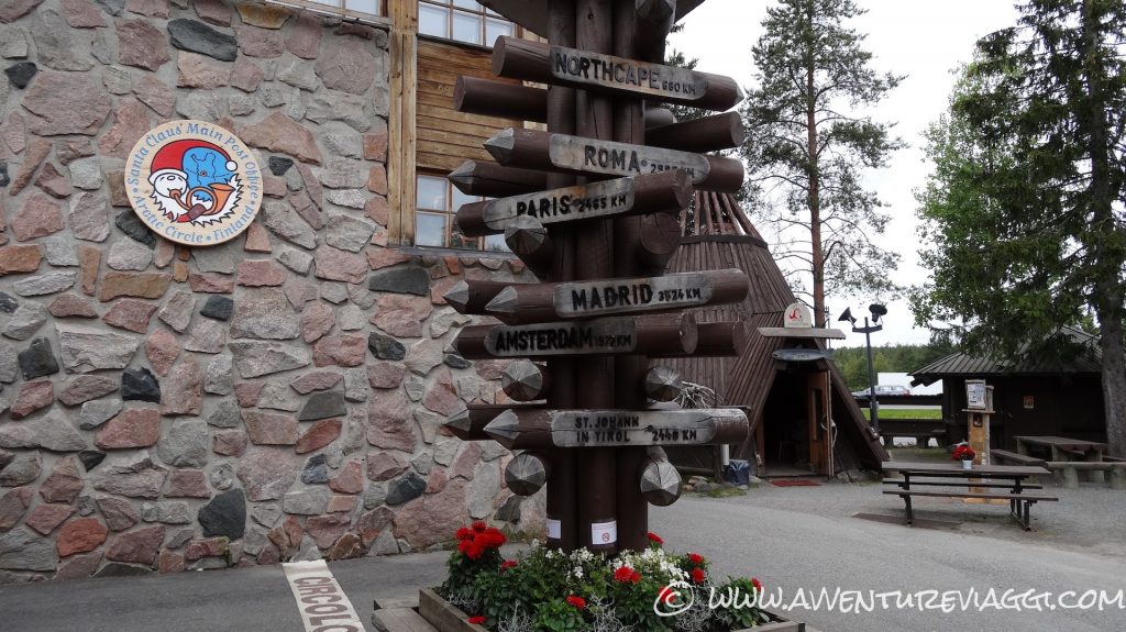 la casa di babbo natale in Finlandia