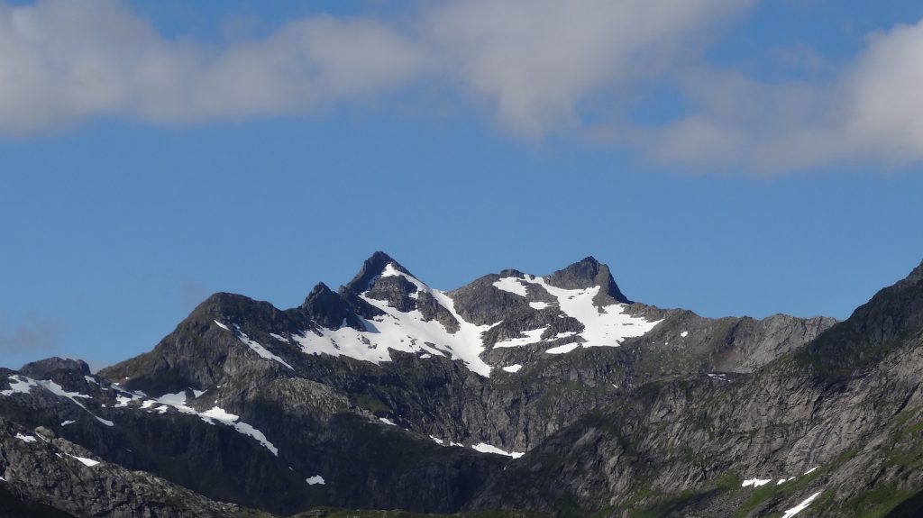 montagne innevate Lofoten
