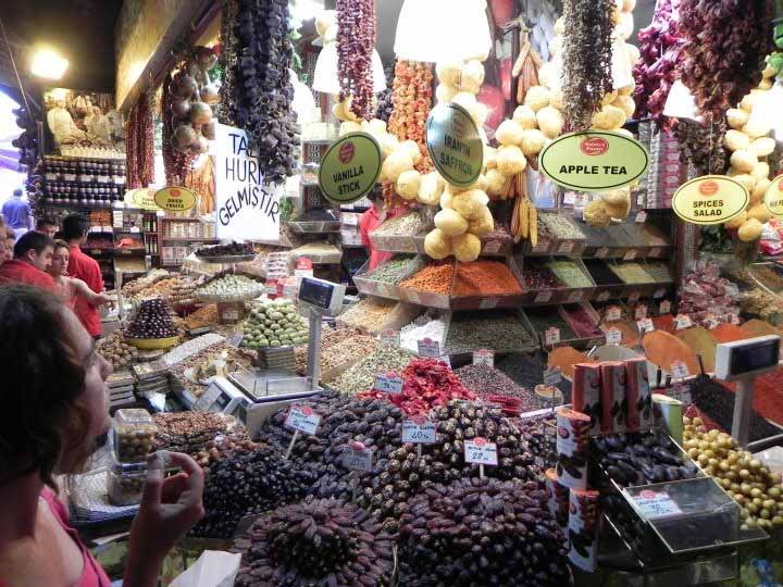 In Viaggio verso Istanbul Istanbul bazar